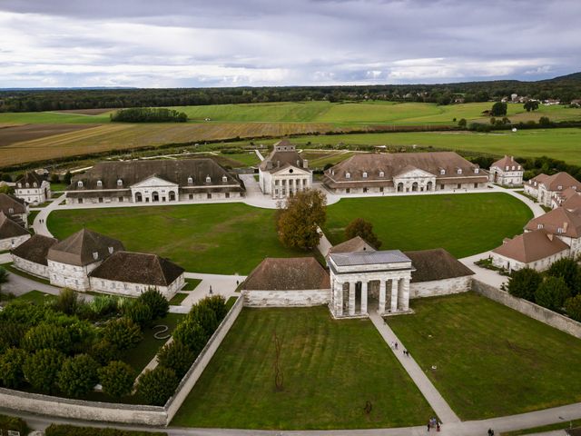 Le mariage de Cyril et Adèle à Arc-et-Senans, Doubs 1