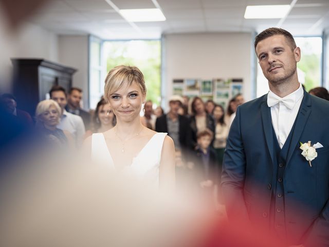 Le mariage de Cyril et Adèle à Arc-et-Senans, Doubs 17