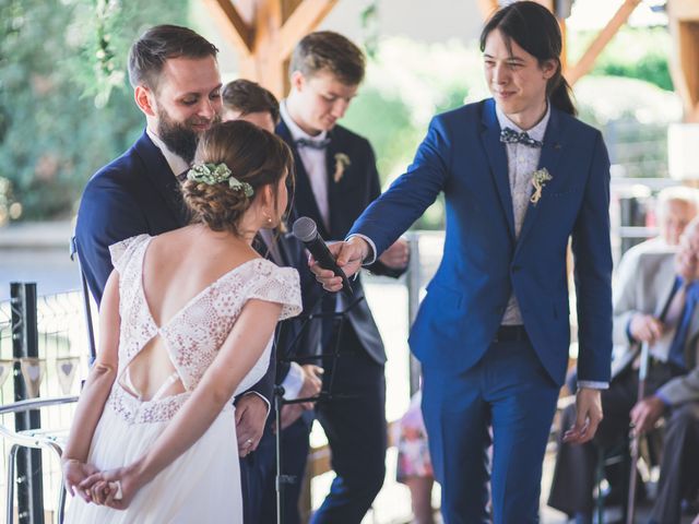 Le mariage de Maxime et Coralie à Camphin-en-Pévèle, Nord 13