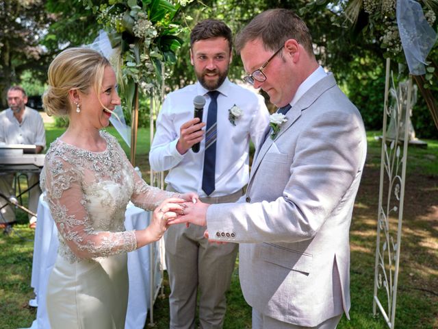 Le mariage de Hugues et Claire à Saint-Just, Ille et Vilaine 32