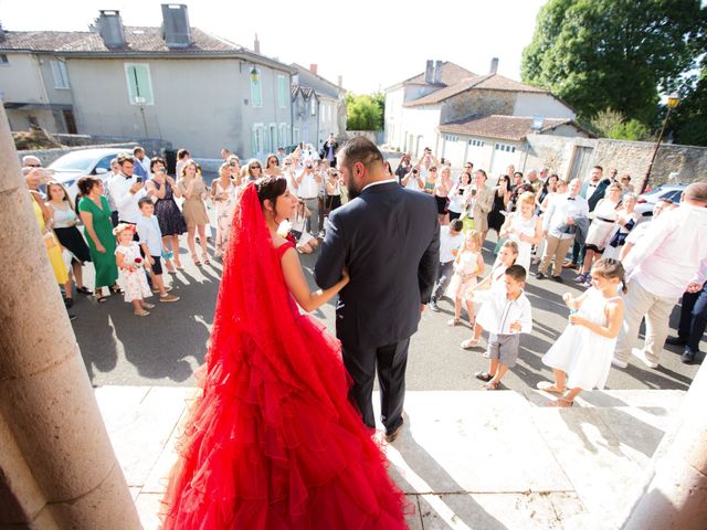 Le mariage de Mélanie et Benoit à Montbron, Charente 44