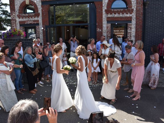 Le mariage de Mélanie et Marie-Louise à Angerville-la-Martel, Seine-Maritime 6