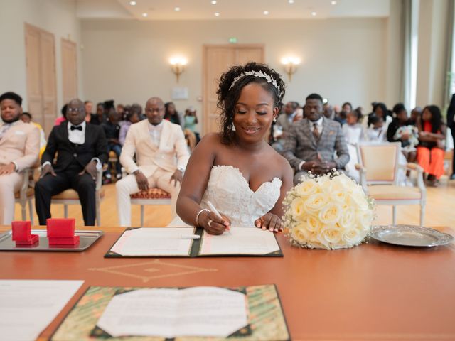 Le mariage de Chérubin et Absatou à Parigné-l'Évêque, Sarthe 3