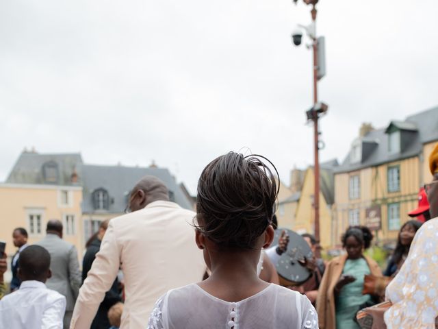 Le mariage de Chérubin et Absatou à Parigné-l'Évêque, Sarthe 4