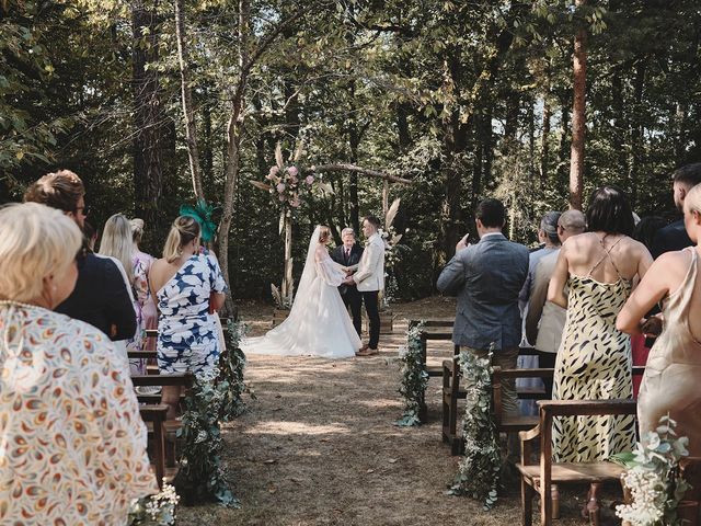 Le mariage de James et Lucy à Castres, Tarn 1