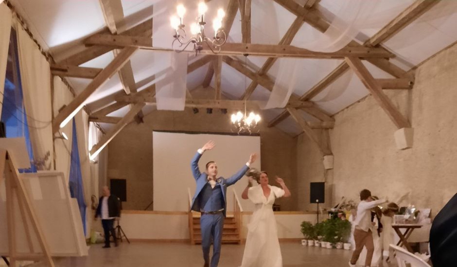 Le mariage de Adrien et Laura  à Coulmier-le-Sec, Côte d'Or