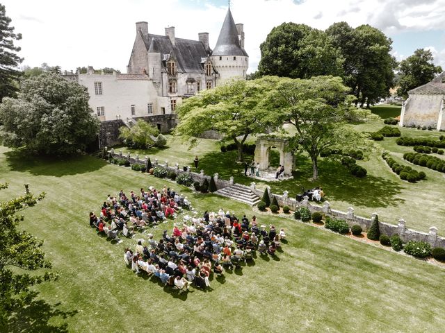 Le mariage de Adrien et Amy à Crazannes, Charente Maritime 4