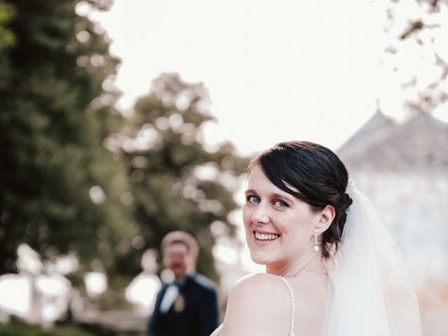 Le mariage de Adrien et Amy à Crazannes, Charente Maritime 5