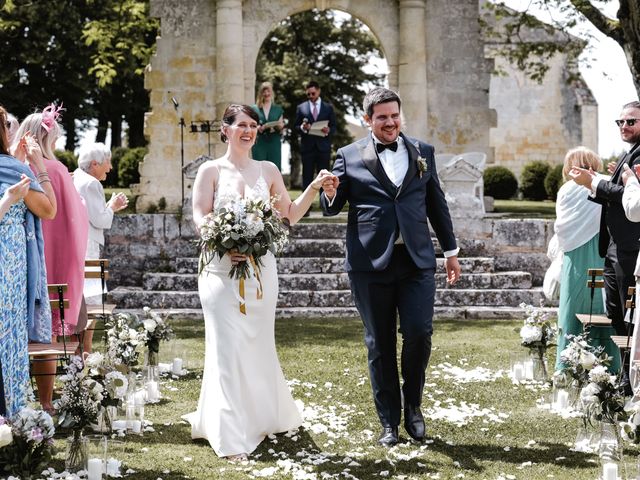 Le mariage de Adrien et Amy à Crazannes, Charente Maritime 24