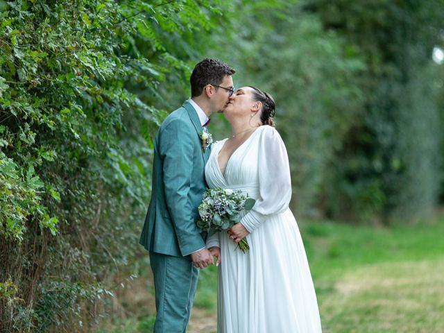 Le mariage de Thomas et Géraldine à Ambronay, Ain 20