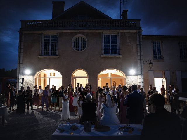 Le mariage de Philippe et Isabelle à Châteauneuf-sur-Charente, Charente 2