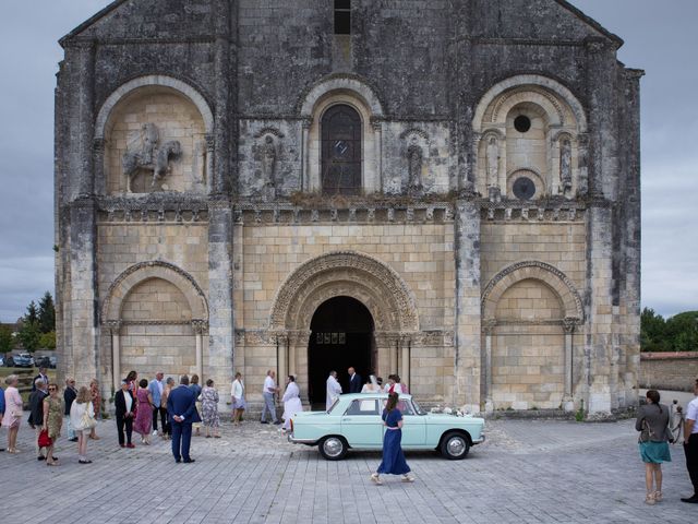 Le mariage de Philippe et Isabelle à Châteauneuf-sur-Charente, Charente 8