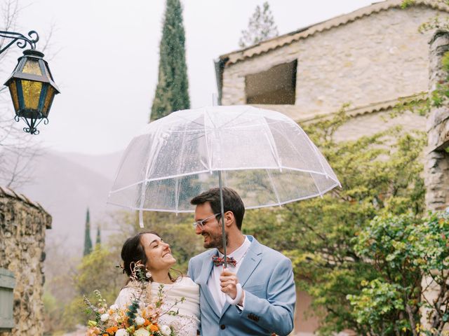 Le mariage de Alex et Léa à Courthézon, Vaucluse 24