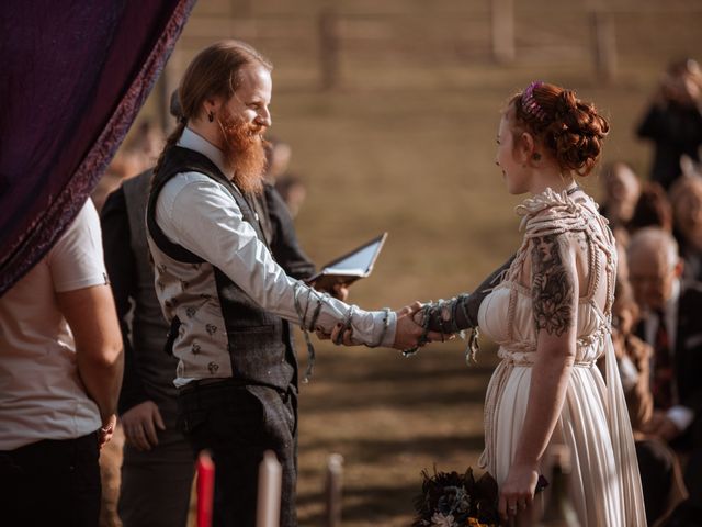 Le mariage de Eric et Valentine à Campandré-Valcongrain, Calvados 15