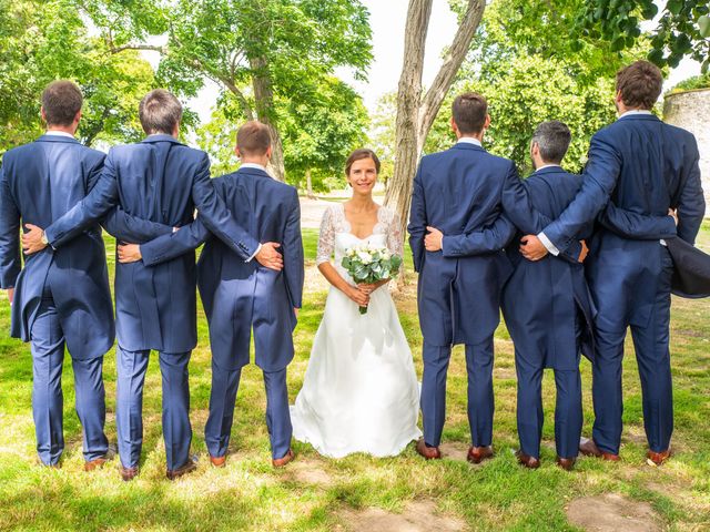 Le mariage de Hugues et Agathe à Saint-Contest, Calvados 5