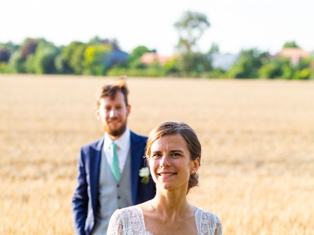 Le mariage de Hugues et Agathe à Saint-Contest, Calvados 27