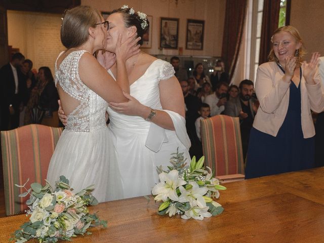 Le mariage de Emilie et Victoria à Semur-en-Auxois, Côte d&apos;Or 8