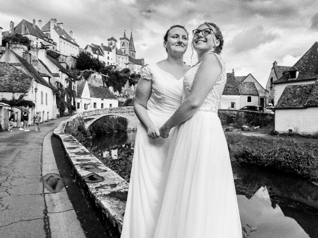 Le mariage de Emilie et Victoria à Semur-en-Auxois, Côte d&apos;Or 14