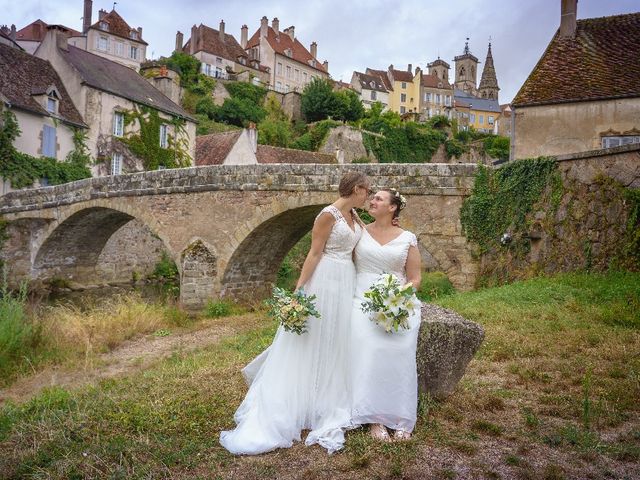 Le mariage de Emilie et Victoria à Semur-en-Auxois, Côte d&apos;Or 15