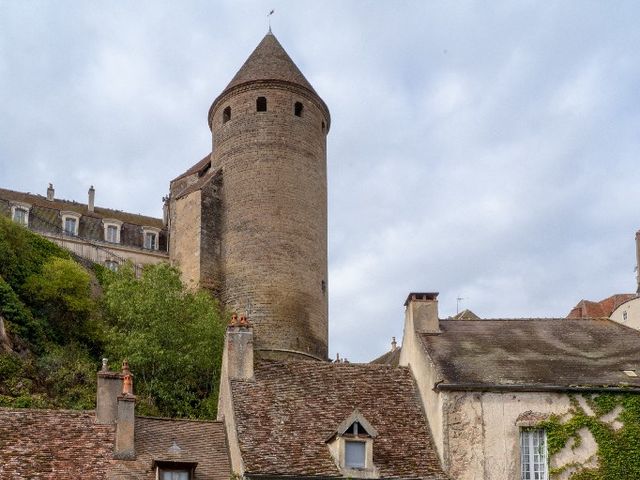 Le mariage de Emilie et Victoria à Semur-en-Auxois, Côte d&apos;Or 16