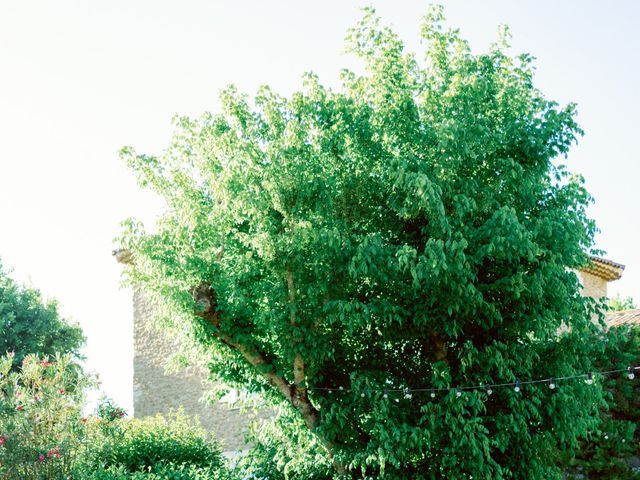 Le mariage de Étienne et Ophélie à Monteux, Vaucluse 35