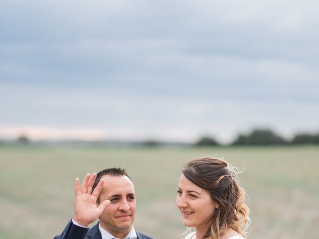 Le mariage de Damien et Elodie à Léoville, Charente Maritime 8