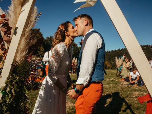 Le mariage de Julien et Vanessa à Seix, Ariège 10