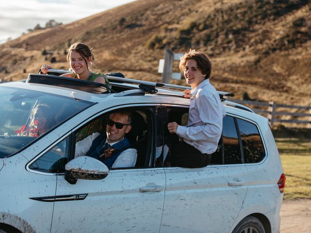 Le mariage de Julien et Vanessa à Seix, Ariège 15