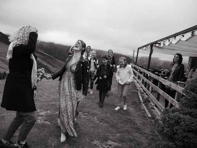 Le mariage de Julien et Vanessa à Seix, Ariège 23