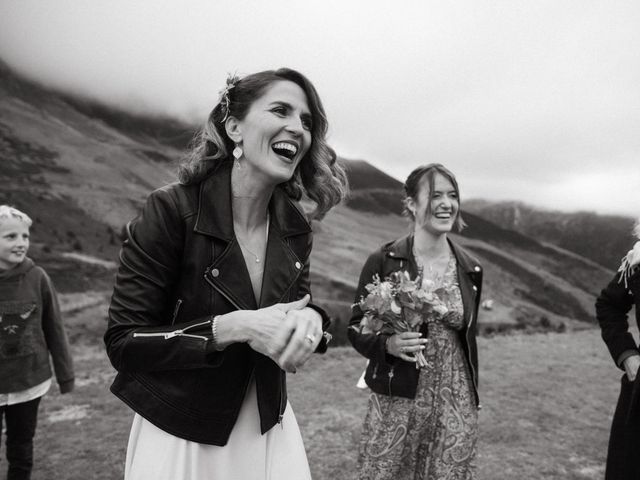 Le mariage de Julien et Vanessa à Seix, Ariège 24