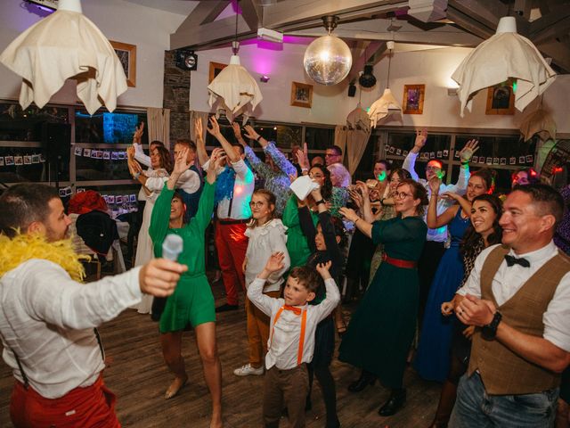 Le mariage de Julien et Vanessa à Seix, Ariège 48