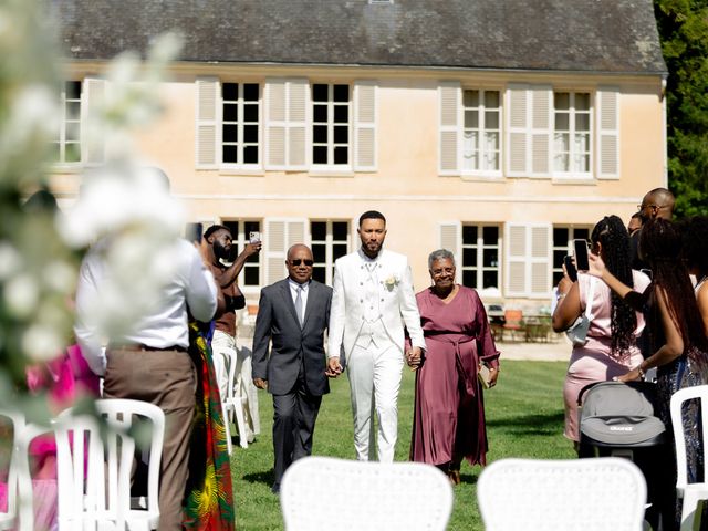 Le mariage de Danilson et Mad-Naël à Vexin-sur-Epte, Eure 44