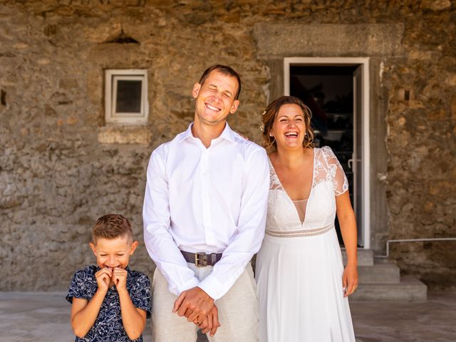 Le mariage de Yann et Laura à Saint-Thomas-en-Royans, Drôme 14