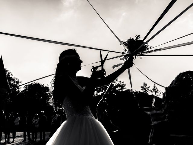 Le mariage de Sylvain et Sara à Trédion, Morbihan 23