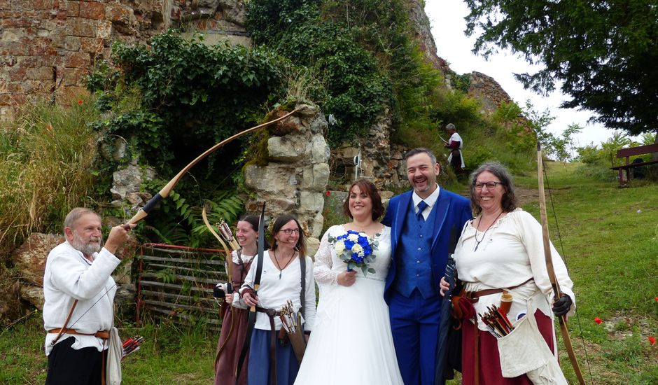 Le mariage de Nicolas et Natacha à Verneix, Allier