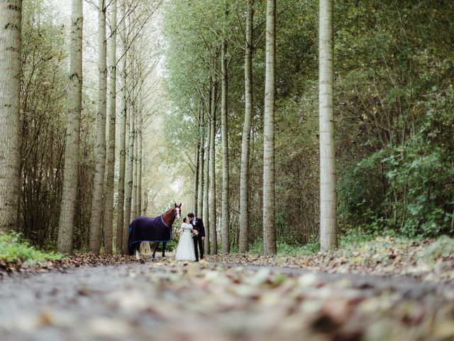 Le mariage de Adrien et Alice à Cassel, Nord 13