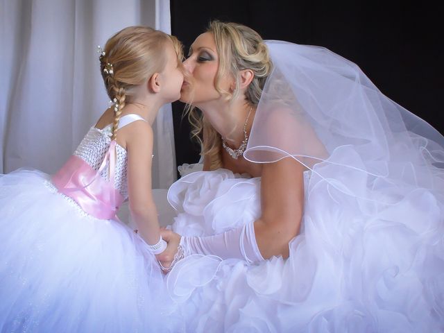 Le mariage de Renaud et Justine à Saint-Maximin-la-Sainte-Baume, Var 15
