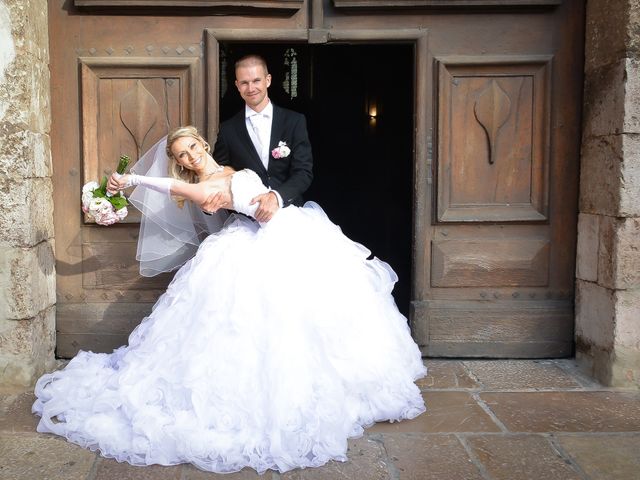 Le mariage de Renaud et Justine à Saint-Maximin-la-Sainte-Baume, Var 39