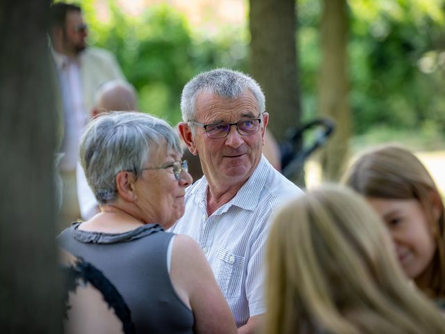 Le mariage de Antoine et Clélia à Chavroches, Allier 18