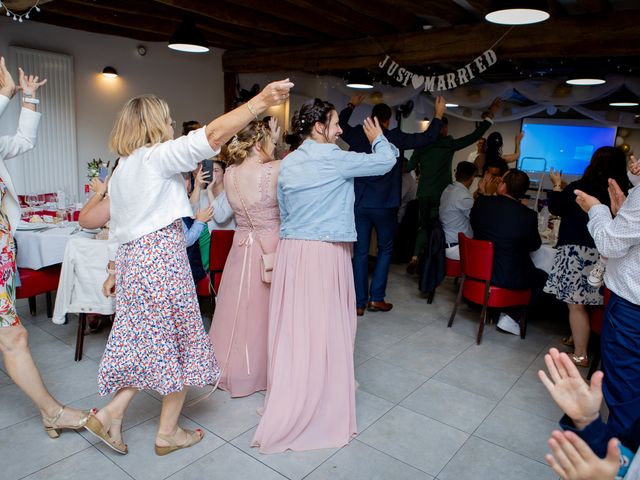 Le mariage de Arnaud et Stéphanie à Champagné, Sarthe 49