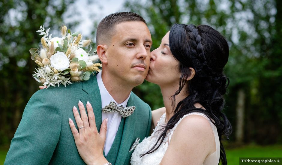 Le mariage de Arnaud et Stéphanie à Champagné, Sarthe