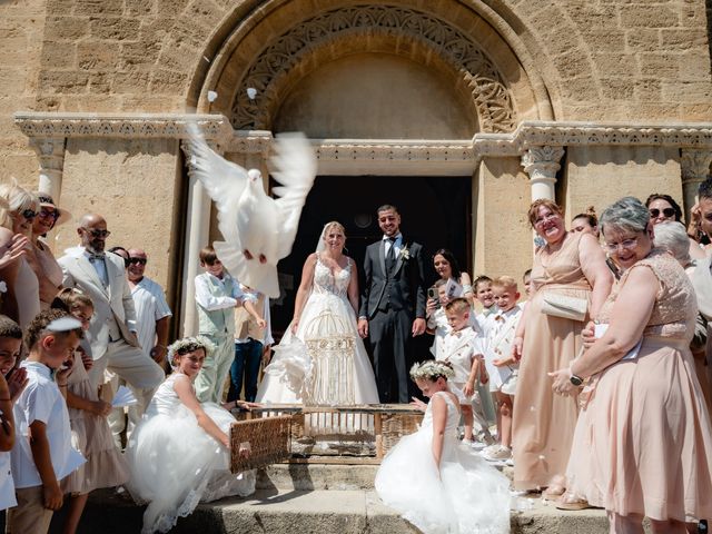 Le mariage de Nicolas et Harmony à Eyguières, Bouches-du-Rhône 23