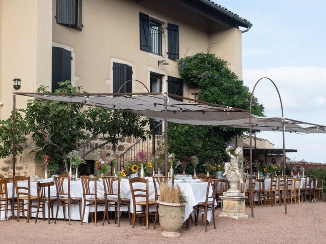 Le mariage de Charlotte et Valerie à Fleurie, Rhône 5