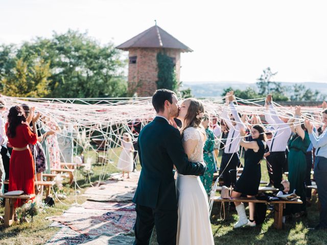 Le mariage de Théo et Emilie à Cordelle, Loire 51