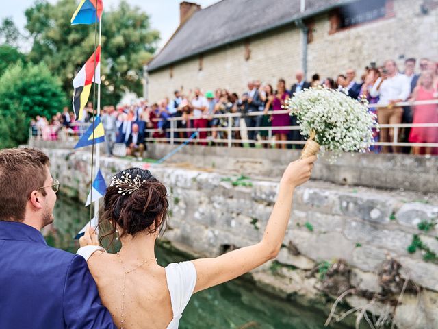 Le mariage de Benjamin et Camille à Porte-Joie, Eure 2