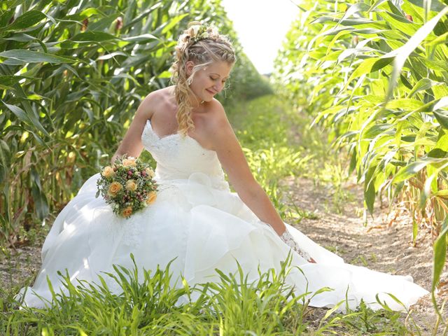 Le mariage de Gaylord et Caroline à Salignac-sur-Charente, Charente Maritime 6