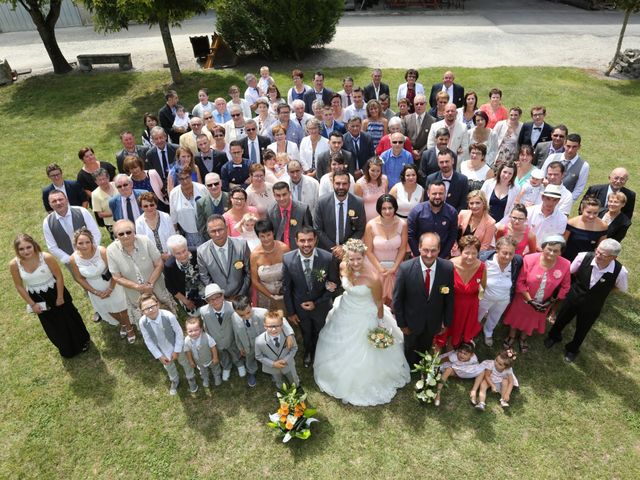 Le mariage de Gaylord et Caroline à Salignac-sur-Charente, Charente Maritime 32