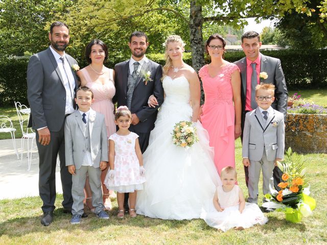 Le mariage de Gaylord et Caroline à Salignac-sur-Charente, Charente Maritime 35