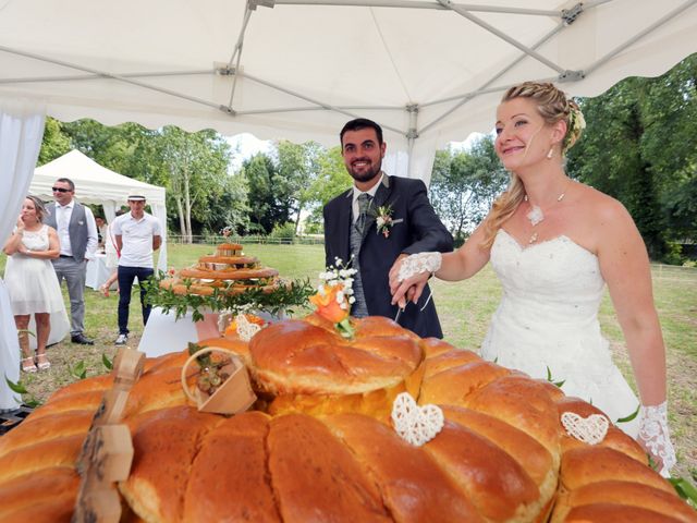 Le mariage de Gaylord et Caroline à Salignac-sur-Charente, Charente Maritime 66