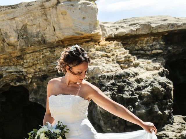 Le mariage de Andy et Hélène à Nieul-lès-Saintes, Charente Maritime 11